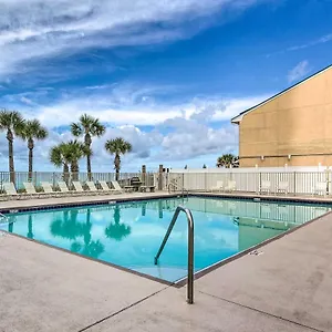  Holiday home Evolve Townhome With Pool, Walk To Beach!